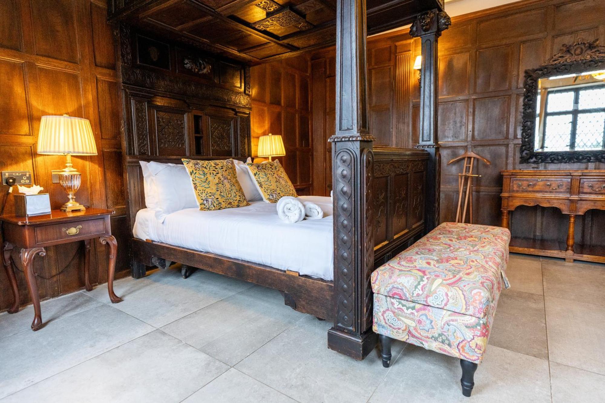 Weston Manor Hotel Bagian luar foto
