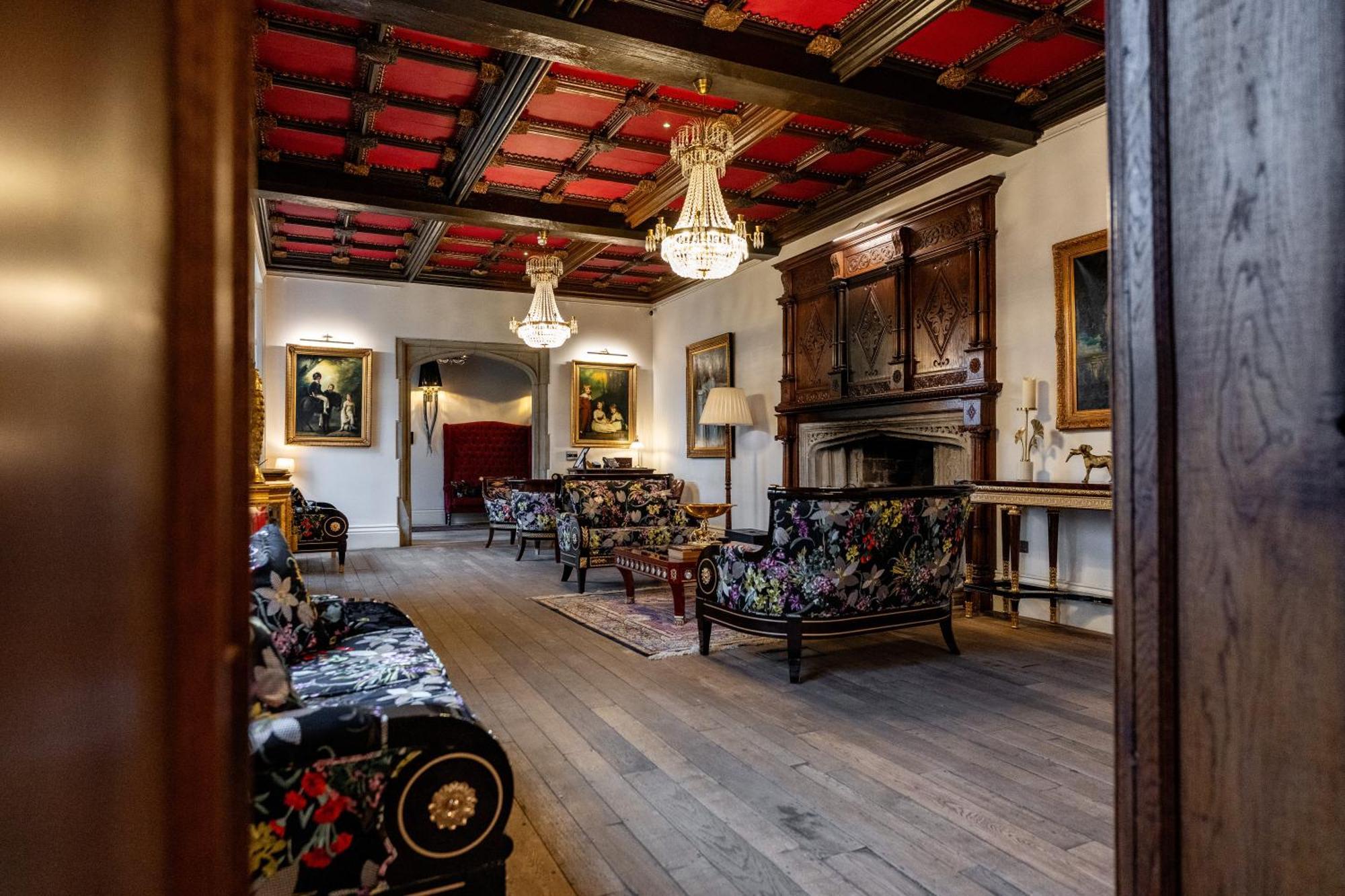 Weston Manor Hotel Bagian luar foto