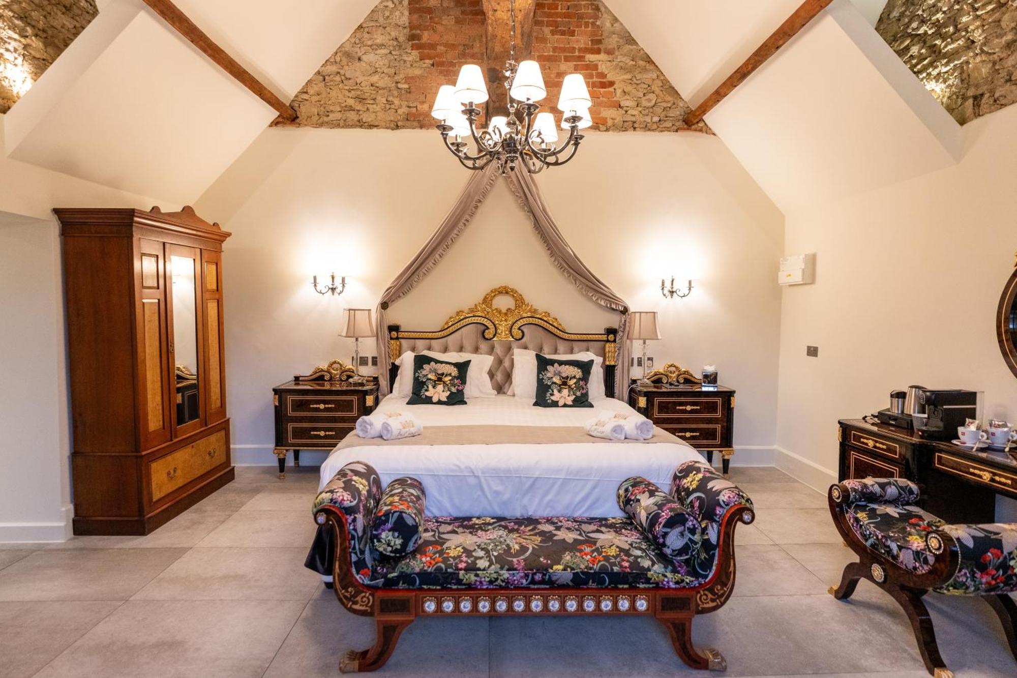 Weston Manor Hotel Bagian luar foto