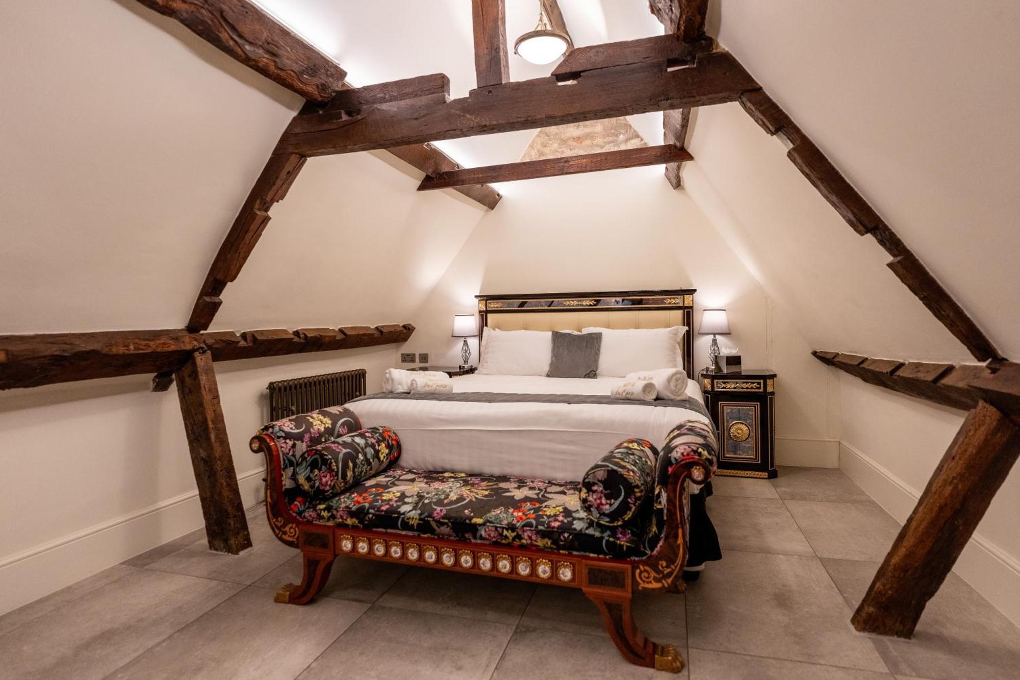 Weston Manor Hotel Bagian luar foto