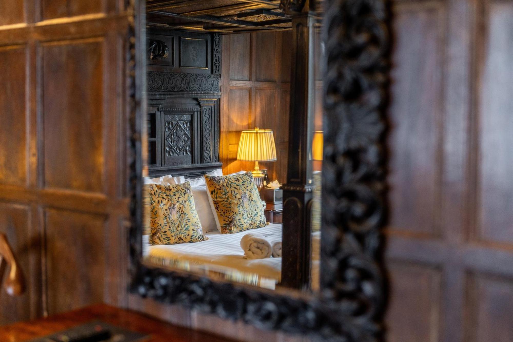 Weston Manor Hotel Bagian luar foto