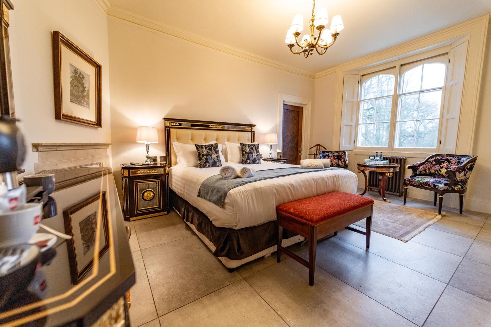 Weston Manor Hotel Bagian luar foto